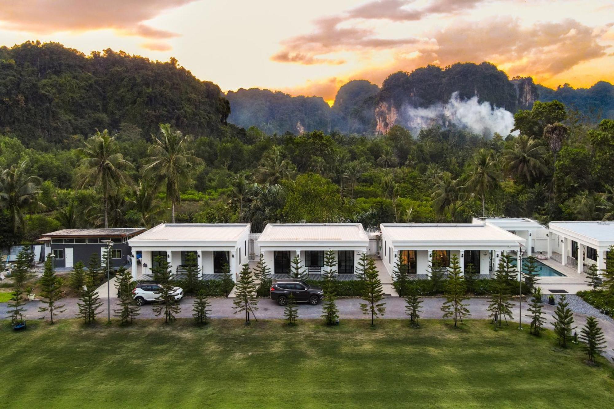 Tarn Villa Krabi town